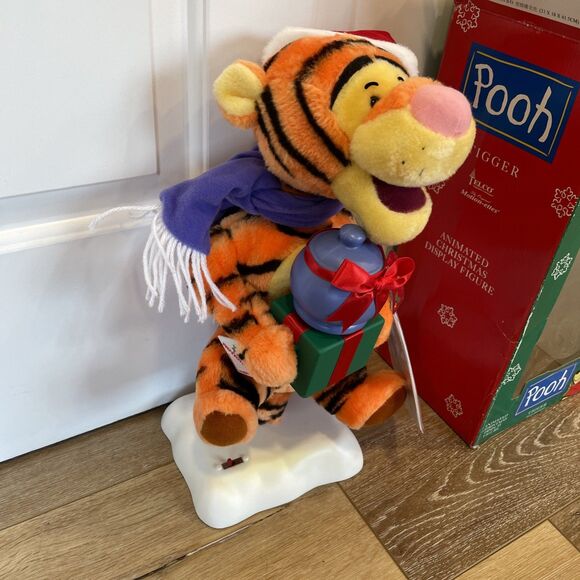 Vintage Disney Christmas Tigger w/ Gifts Telco Animated Motion Motionette 16" - Picture 5 of 9